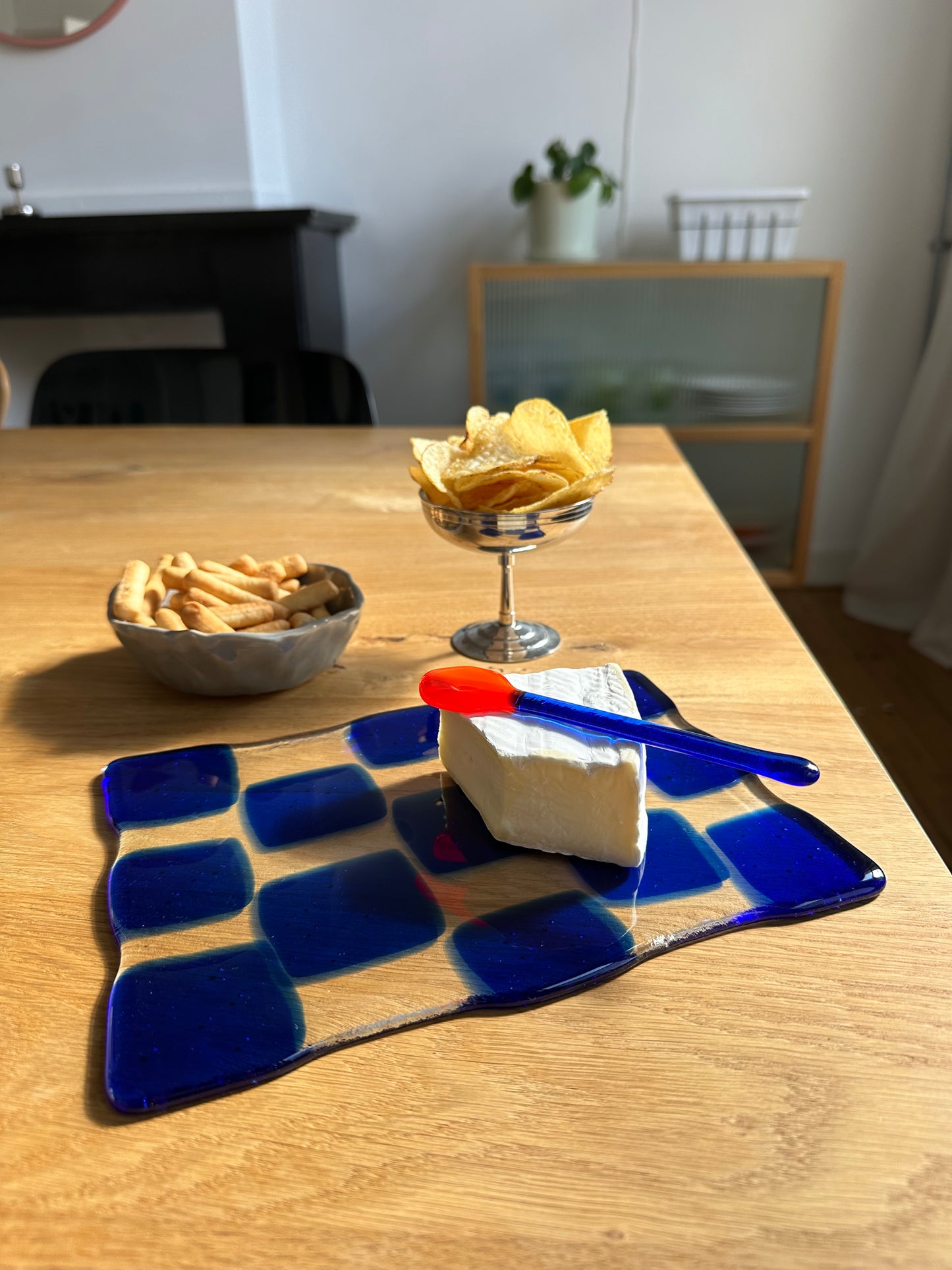 Borrelplank blauw